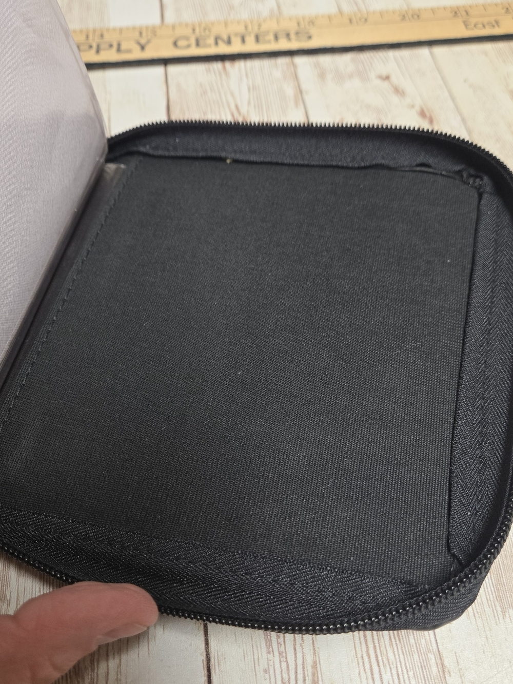 GMC CD Holder Case Zippered 12 Disc Organizer Black Faux Leather - Picture 9 of 12